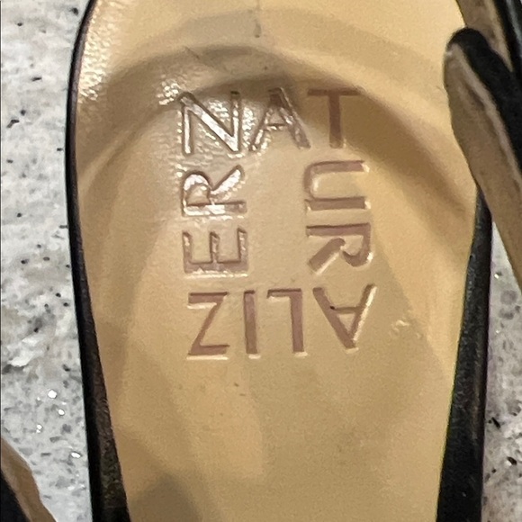 NWOB Naturalizer Elegant Black Leather and Black Suede Women's Slingback Heels - Picture 2 of 8